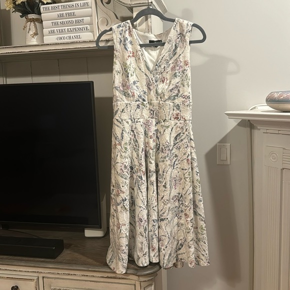 Signature by Sangria Dresses & Skirts - 💐 Sangria Lace Floral Dress